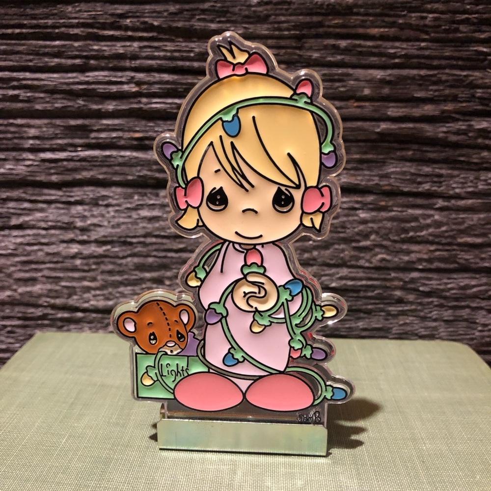 1995 Precious Moments Christmas t-light holder Xmas lights Pastel big eyes sad🩵